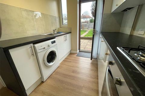 3 bedroom terraced house to rent, Bromley Road, London, SE6