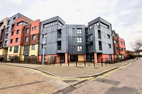 1 bedroom apartment for sale, Bramley Crescent, Ilford