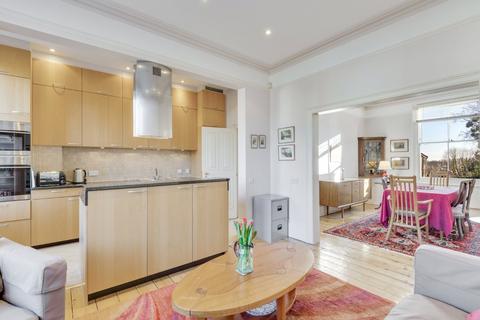 4 bedroom terraced house for sale, Willoughby Road, London