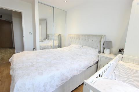 1 bedroom flat to rent, Powell House, Enfield, EN1