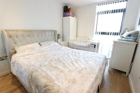 1 bedroom flat to rent, Powell House, Enfield, EN1