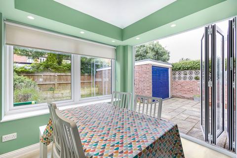 21 Holliers Close, Thame, OX9 2EN