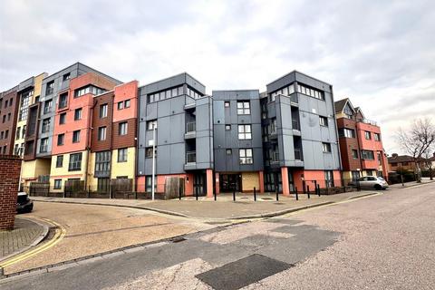 1 bedroom apartment for sale, Bramley Crescent, Ilford