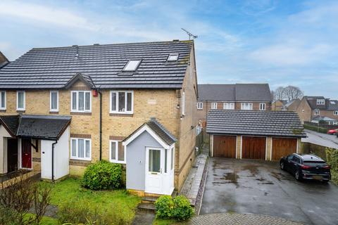 3 bedroom end of terrace house for sale, Montague Drive, Caterham, CR3