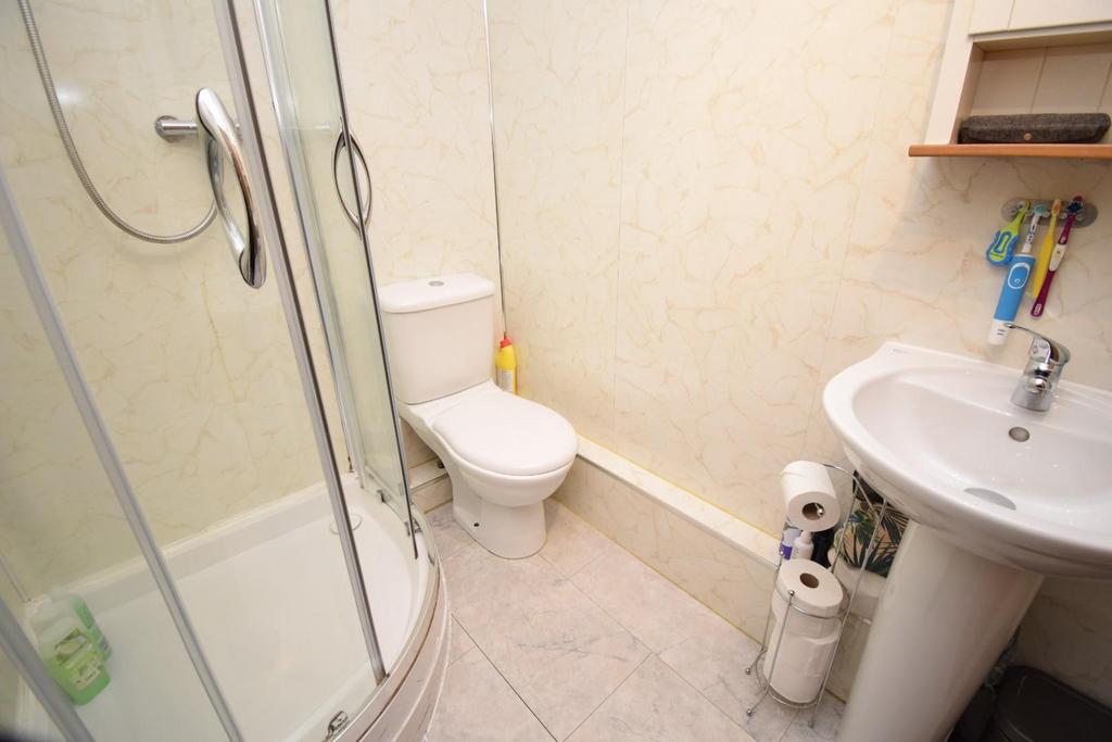 Bathroom.JPG