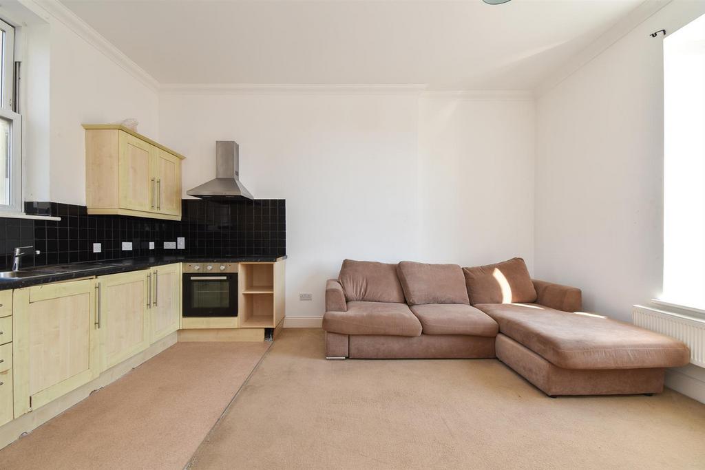 Living space &amp; kitchen