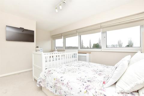 6 Ash Close, Merstham, Redhill, RH1 3HJ