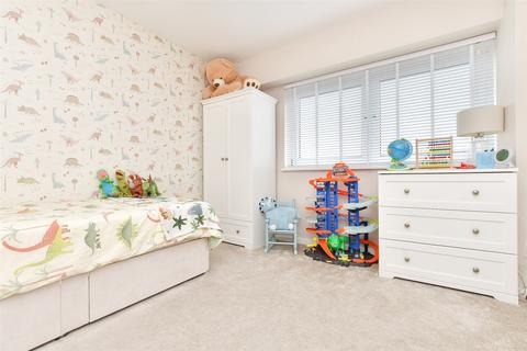 6 Ash Close, Merstham, Redhill, RH1 3HJ