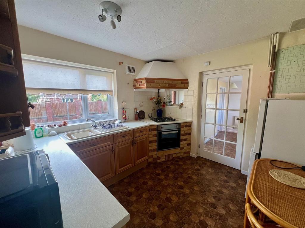 Kitchen c.jpg