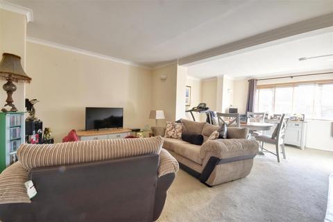 2 bedroom flat for sale, Lydd Road, Camber, Rye