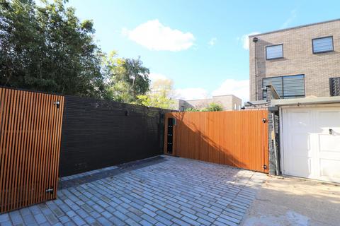2 bedroom semi-detached house to rent, Forest Gate, London E7