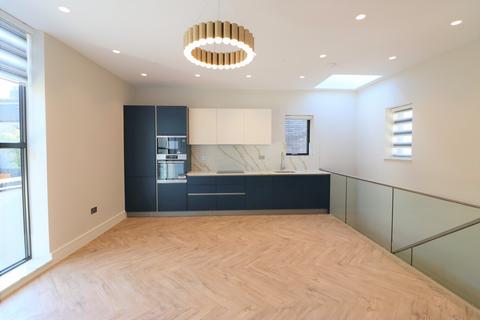 2 bedroom semi-detached house to rent, Forest Gate, London E7