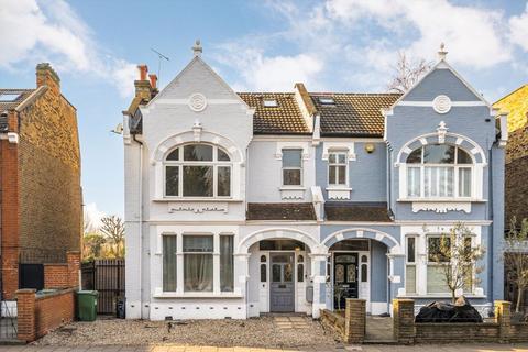 3 bedroom flat for sale, Fulham Palace Road, London SW6