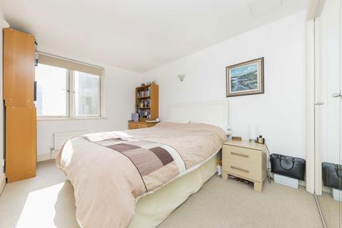 2 bedroom flat to rent, Westferry Road, London E14