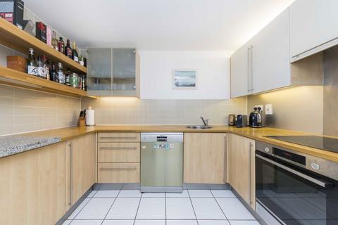 2 bedroom flat to rent, Westferry Road, London E14