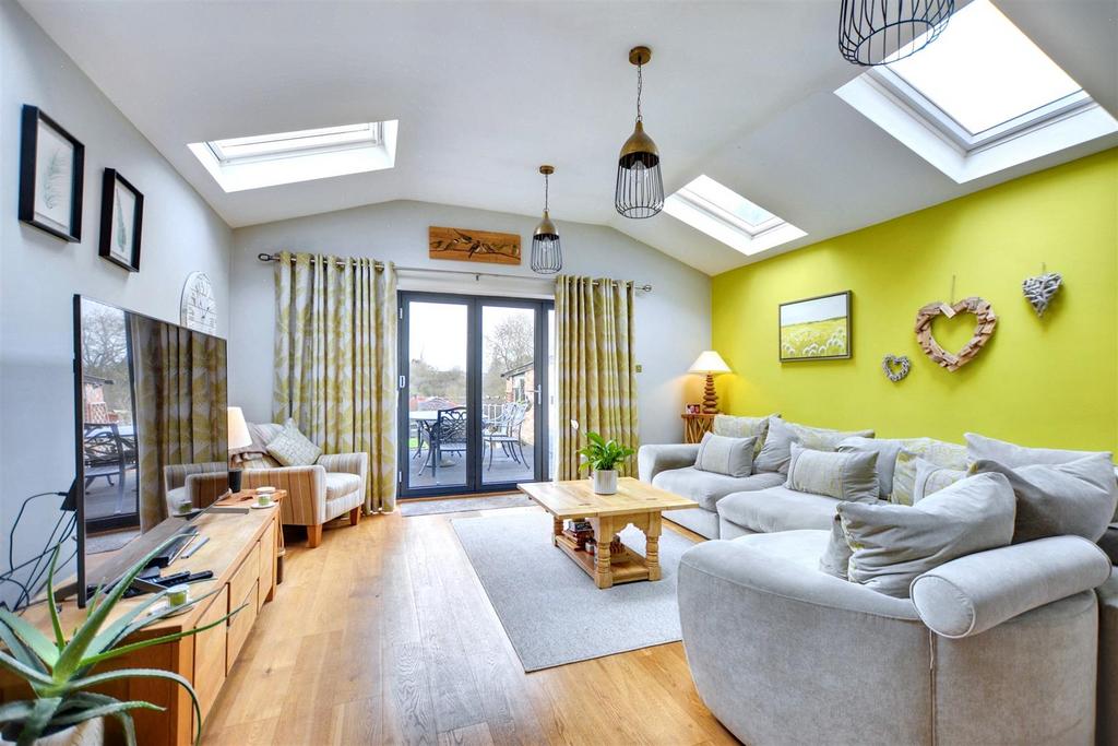 Sitting Room 2.jpeg