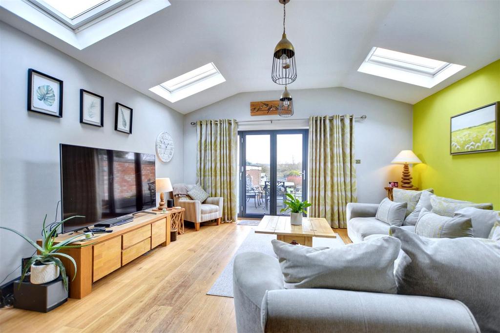 Sitting Room 1.jpeg