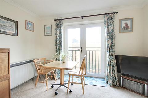 2 bedroom retirement property for sale, High Street, Kings Langley