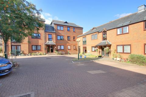 undefined, High Street, Kings Langley