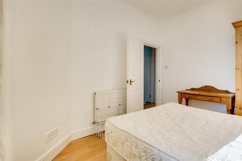 2 bedroom flat to rent, Kingwood Road, Fulham