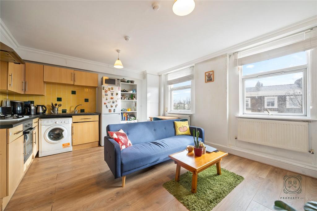 Kitchen / Lounge