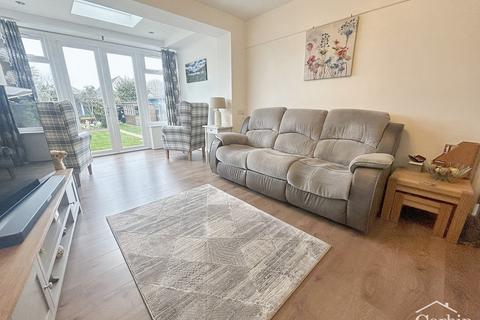 10 Bascott Road, Bournemouth, BH11 8RH