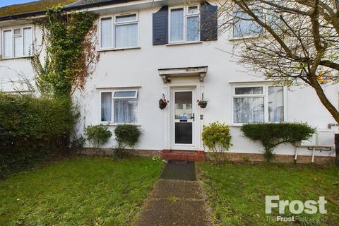 2 bedroom maisonette to rent, Beechwood Gardens, Slough, Berkshire, SL1