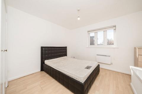 90 Varsity Drive, Twickenham, TW1 1AH