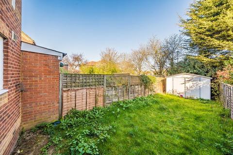 90 Varsity Drive, Twickenham, TW1 1AH