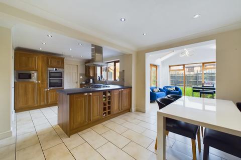 5 bedroom detached house for sale, Harris Close, Wootton, Northampton, NN4 6AD