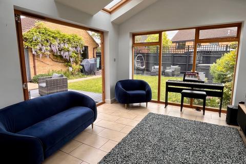 18 Harris Close, Wootton, Northampton, NN4 6AD