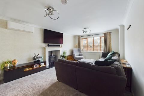 18 Harris Close, Wootton, Northampton, NN4 6AD