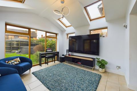 18 Harris Close, Wootton, Northampton, NN4 6AD