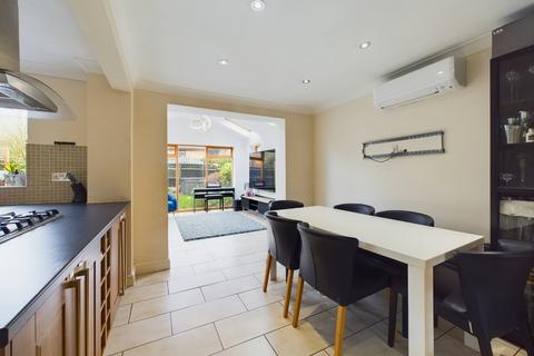 18 Harris Close, Wootton, Northampton, NN4 6AD