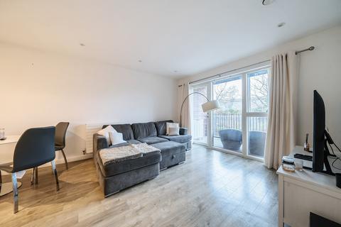 2 bedroom apartment for sale, Purbeck Gardens, London