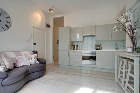 2 bedroom flat to rent, Ashmore Road, Maida Vale