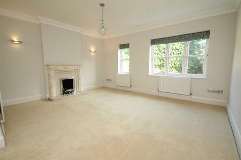 4 bedroom townhouse to rent, Stanhope Road, Bowdon, Altrincham