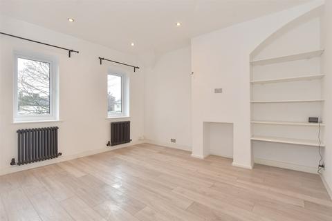 1 bedroom maisonette for sale, Charlecote Road, Dagenham, Essex