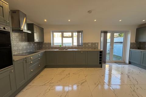 4 bedroom semi-detached house for sale, Hazelbank, Llanstadwell, Milford Haven, Pembrokeshire, SA73