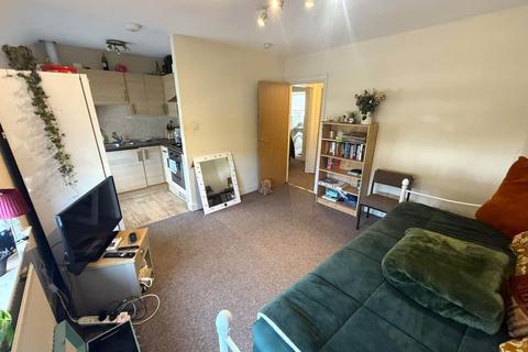 2 bedroom flat to rent, Trafalgar Road, Portslade, East Sussex