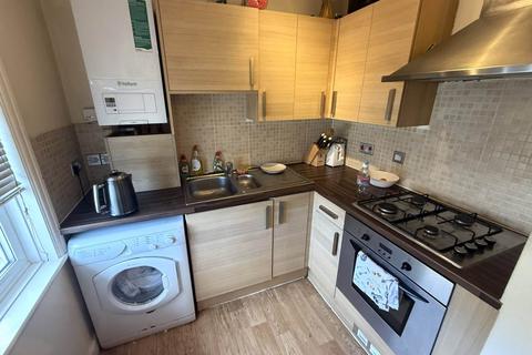 2 bedroom flat to rent, Trafalgar Road, Portslade, East Sussex
