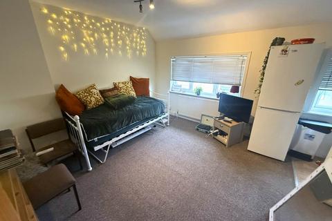2 bedroom flat to rent, Trafalgar Road, Portslade, East Sussex