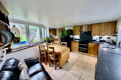 undefined, Caernarfon Road, Pwllheli