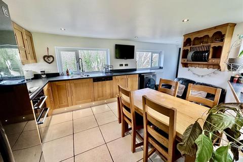 undefined, Caernarfon Road, Pwllheli