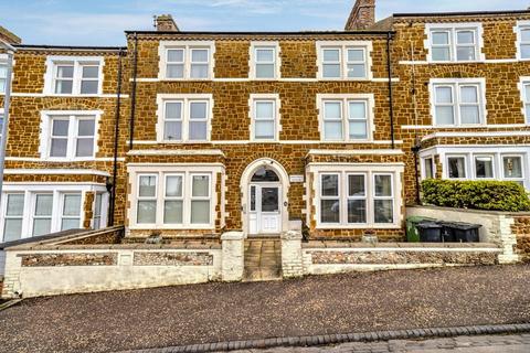 2 bedroom apartment to rent, Cliff Terrace, Hunstanton