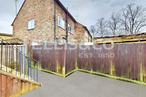 2 bedroom maisonette for sale, Victoria Road, Uxbridge, UB8