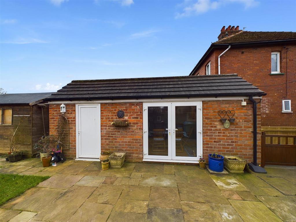 Garden/ sun room