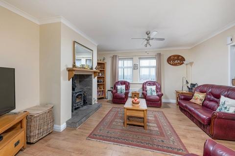 9 Bowes Crescent, Burnopfield, Newcastle Upon Tyne, NE16 6PD