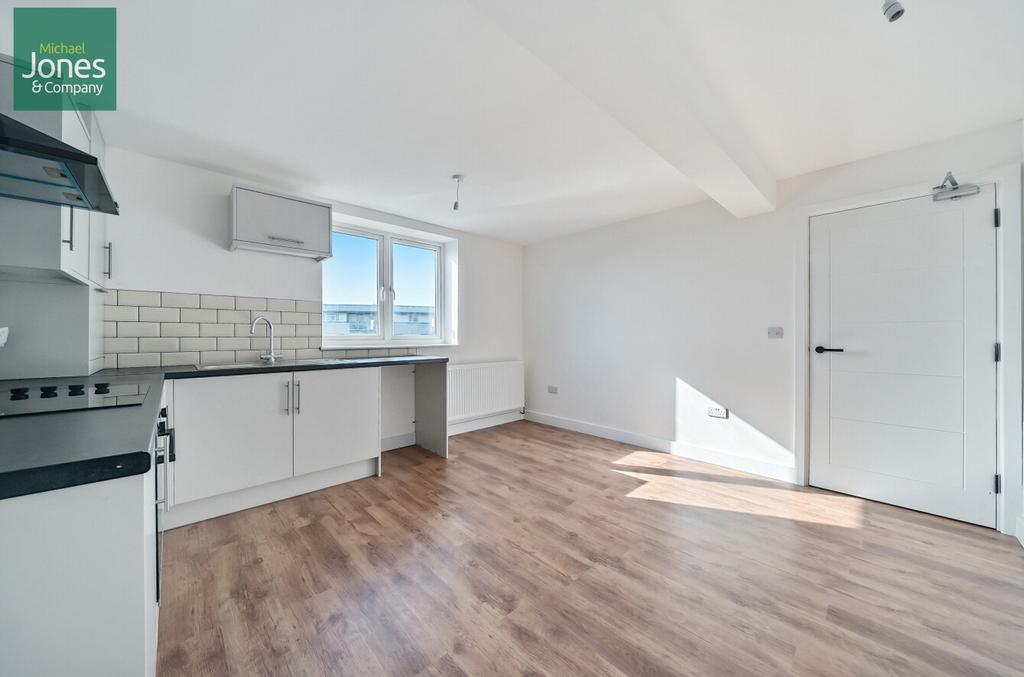 Lounge/ Kitchen