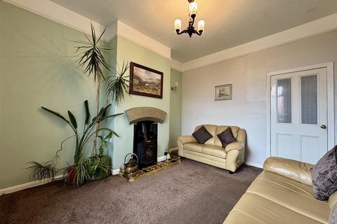 3 bedroom end of terrace house for sale, Long Lane, Clayton West, HD8 9PR
